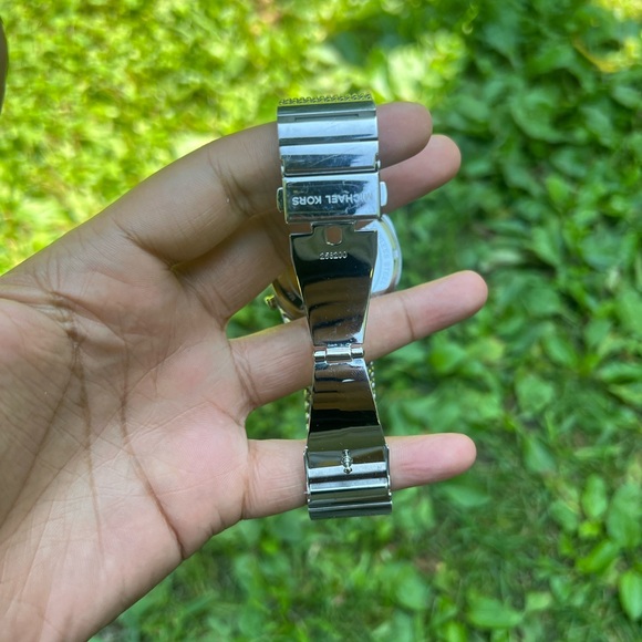 Michael Kors Men's Accelerator  Silver Stainless-Steel Watch mesh bracelet - Picture 6 of 10